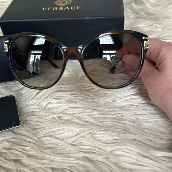 Brand new Versace Havana sunglasses - Picture 4 of 9